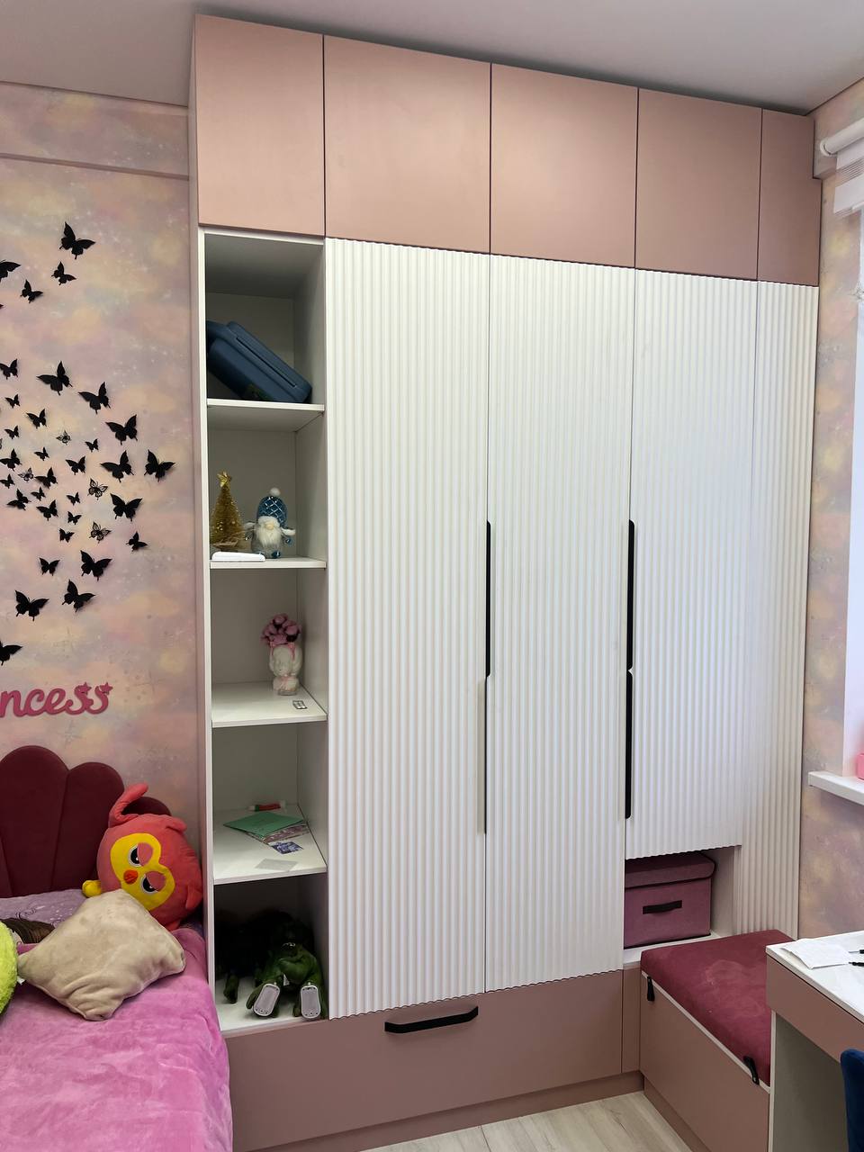 Детская мебель Розово-белая рифлёная